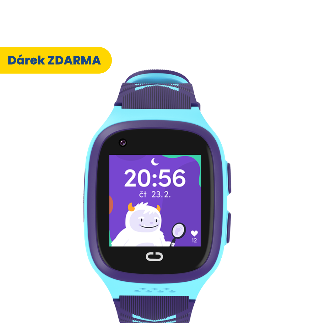 Modré dětské GPS hodinky KLOKI s digitálním displejem, který ukazuje čas a veselou ilustraci. Vedle hodinek je výrazný žlutý štítek s textem „Dárek ZDARMA“. Zepředu.